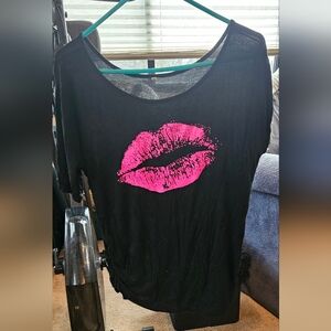 Black Short Sleeve Top with Pink Lips Design